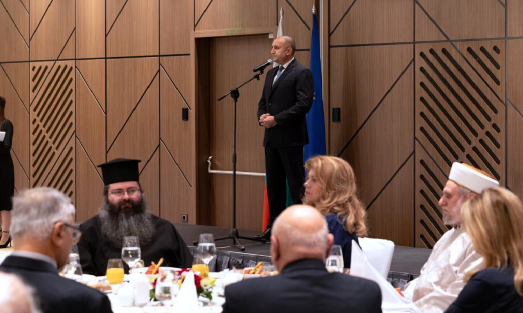 Cumhurbaşkanı Radev, iftar yemeğine ev sahipliği yaptı