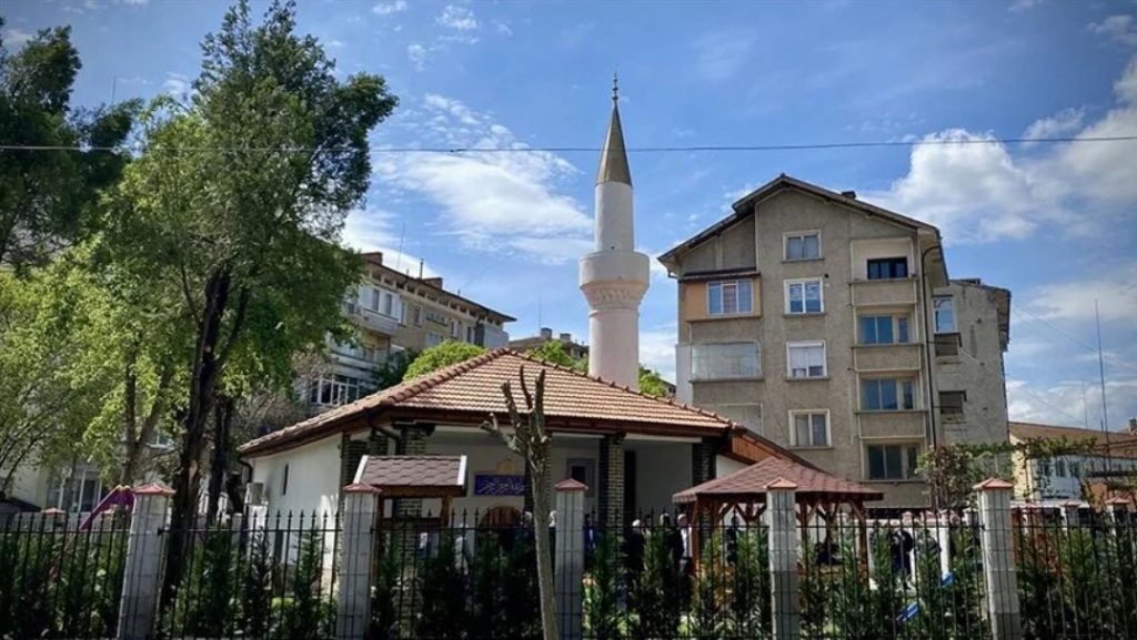 Bulgaristan’da tarihi Eski Selvi Cami onarılarak yeniden ibadete açıldı