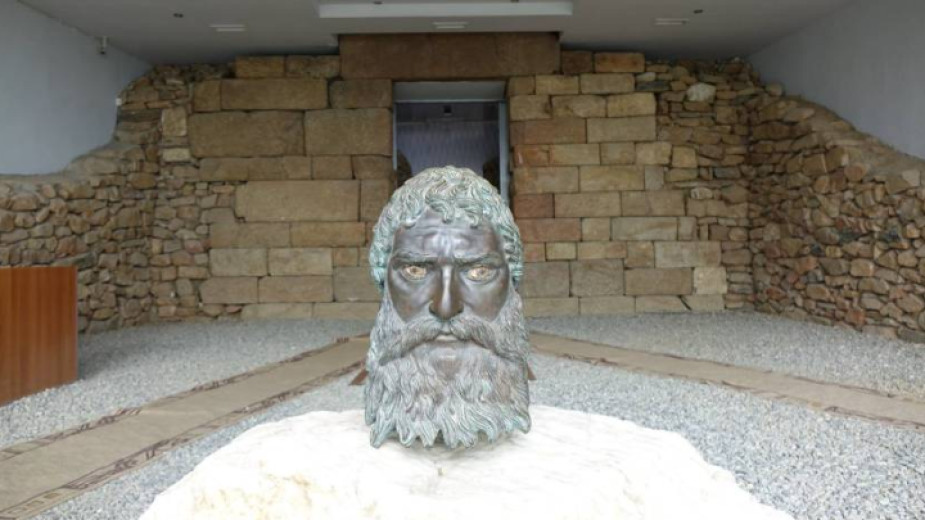 Kral III. Seuthes’in mezarı bundan 20 yıl önce arkeolog Georgi Kitov tarafından gün yüzüne çıkarıldı