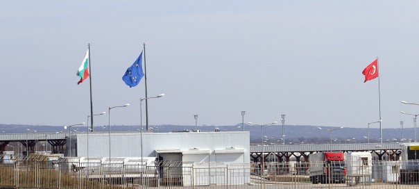 Bulgaristan’da Türkiye Sınırındaki Gümrük Kapılarında Ağır Ticari Araç Trafiği Yoğunlaşıyor
