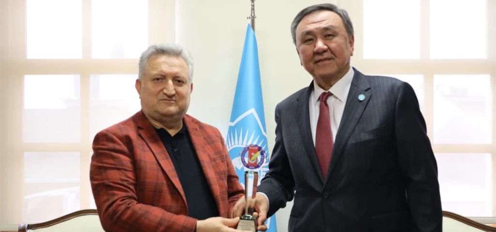 TDT Genel Sekreteri Kubanıçbek Ömüraliyev’e Türk Dünyası İş Birliğine Katkılarından Dolayı Uluslararası Ödül