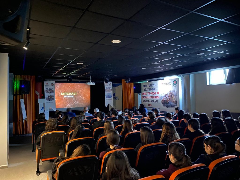 BULTÜRK Derneği Balıkesir-İstanbulluoğlu Sosyal Bilimler Lisesi’nde Rumeli’ye Geçiş Konferansı ve Kırcaali Efsanesi Belgesel Gösterimi Düzenlendi