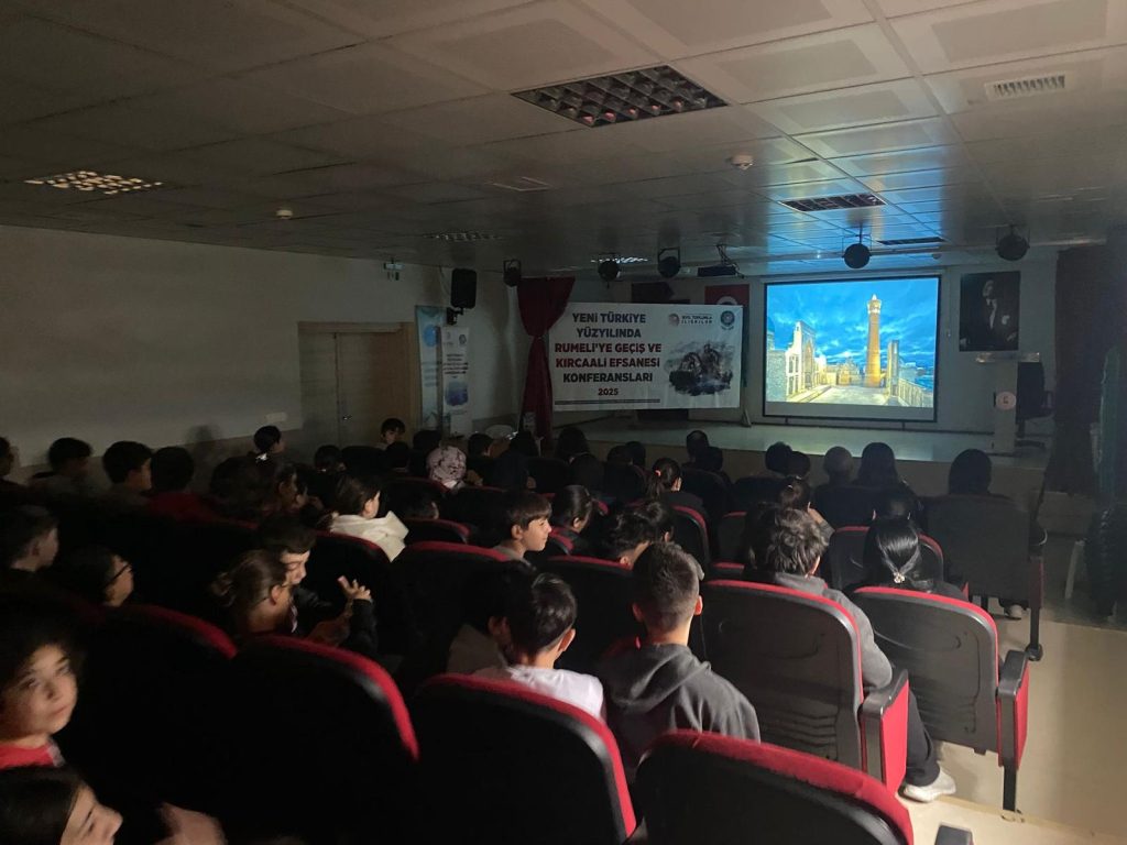 Bultürk Derneği Kocaeli-Derince Cumhuriyet Ortaokulu’nda Rumeli’ye Geçiş Konferansı ve Kırcaali Belgesel Film Gösterimi Düzenledi