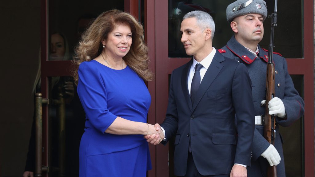 Bulgaristan’da Seçim Süreci Masada: Başbakan Gyurov Öğrencilerle Görüştü