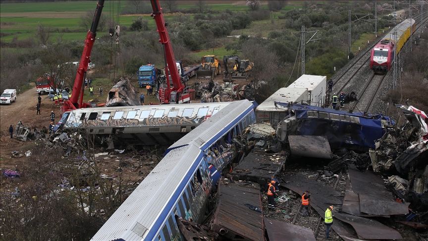 Öğrenciler, Yunanistan’ın Atina Şehrinde Üçüncü Yıl Dönümünde Tren Kazasını Anmak İçin Yürüyüş Düzenledi
