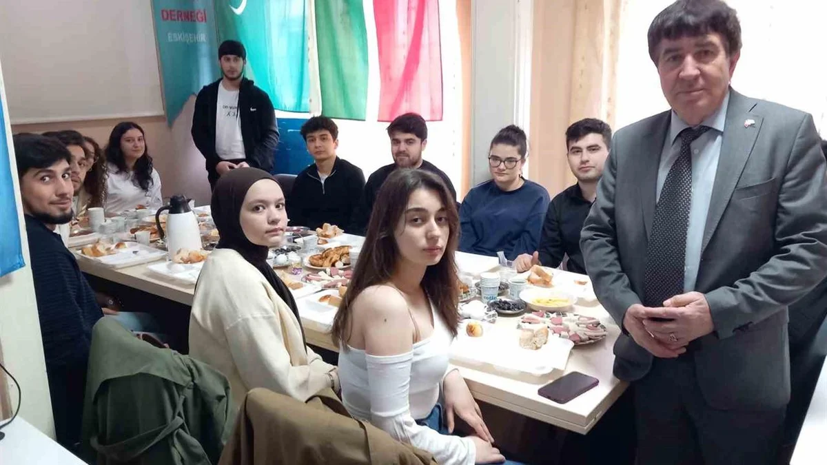 Eskişehir’de Türk Dünyası öğrencileri kahvaltı etkinliğinde bir araya geldi