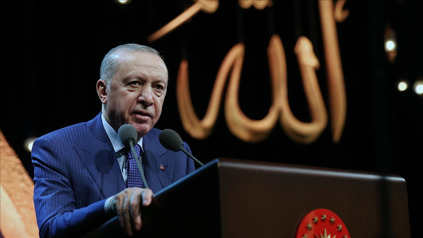 Cumhurbaşkanı Erdoğan: “Gücümüz Yetiyorsa Eliyle, Yetmiyorsa Diliyle Kötülüklere Karşı Koyacağız”