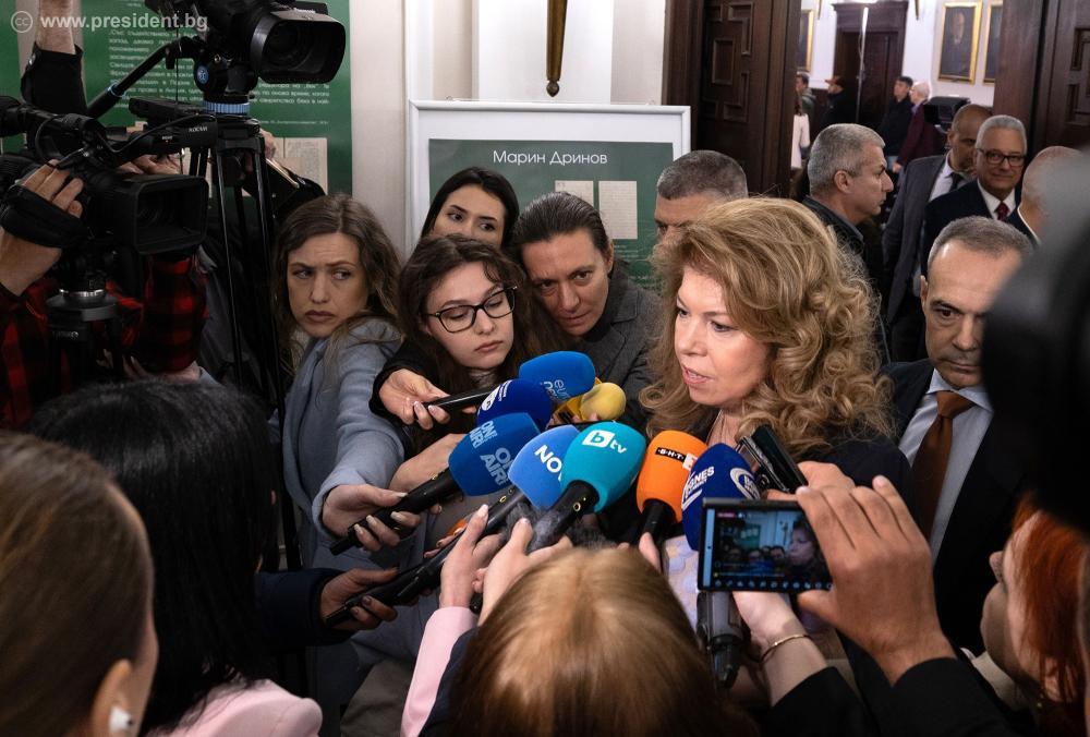 Yotova’dan Yeni Parlamentoya Mesaj: “Hızlı, Cesur ve Vatandaş Odaklı Olun”