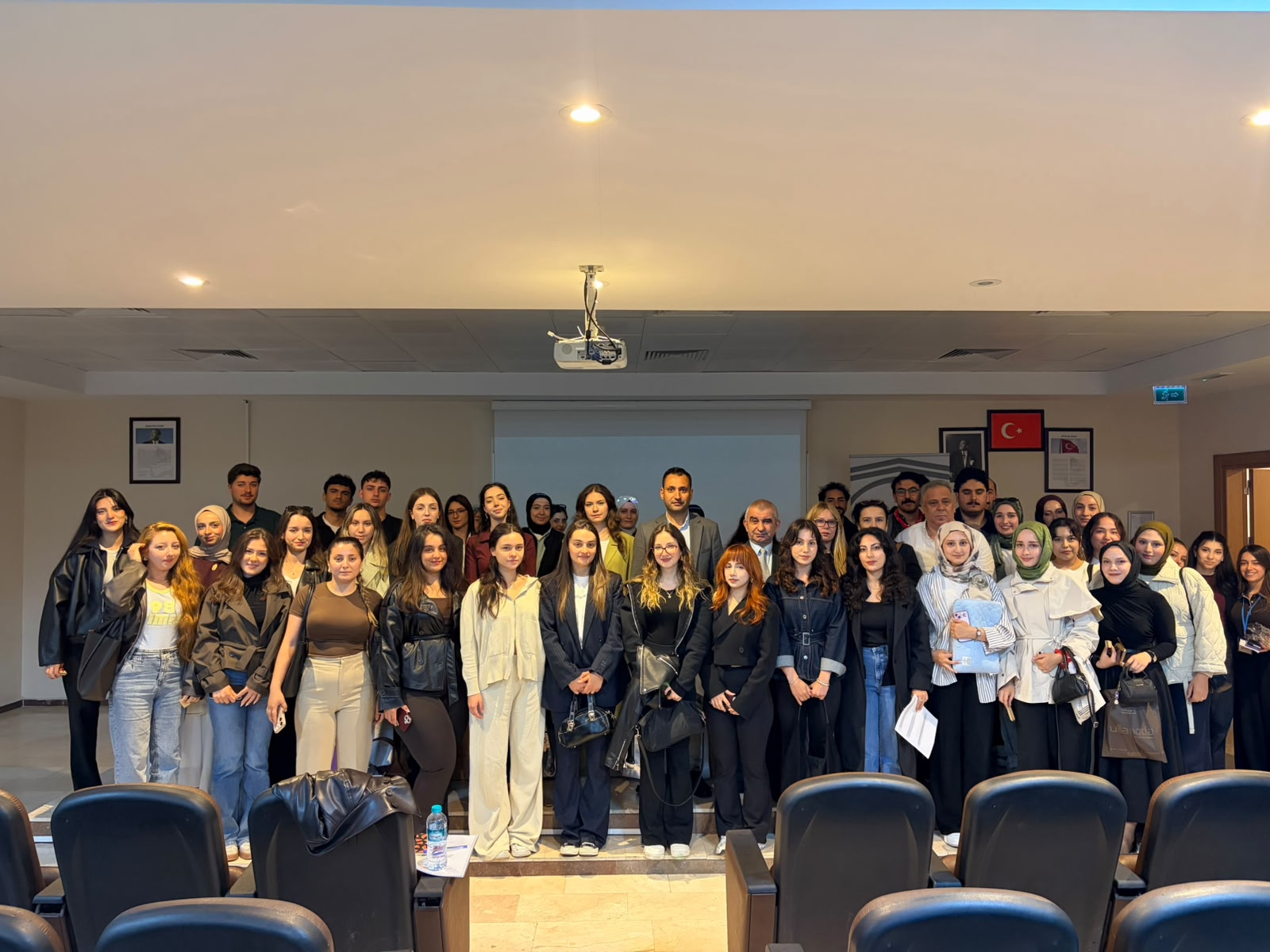 Bultürk Derneği Sakarya Üniversitesi’nde “Rumeli’ye Geçiş” Konferansı ve “Kırcaali Efsanesi” Belgesel Gösterimi Düzenledi