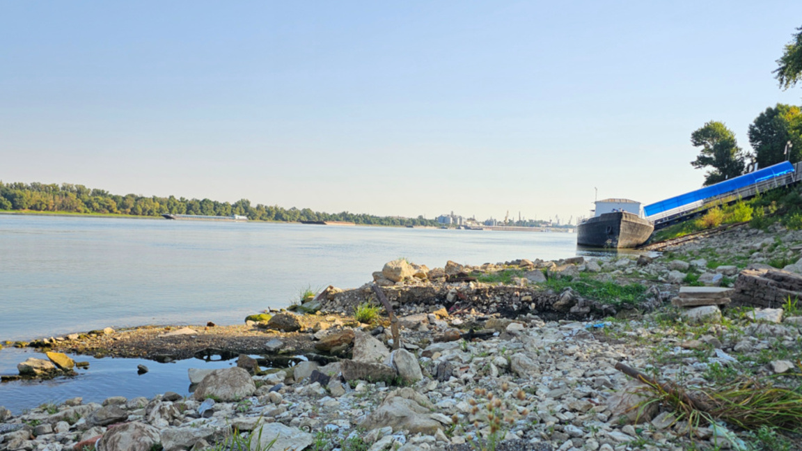 Tuna Nehri’nde Su Seviyesi Düşmeye Devam Ediyor