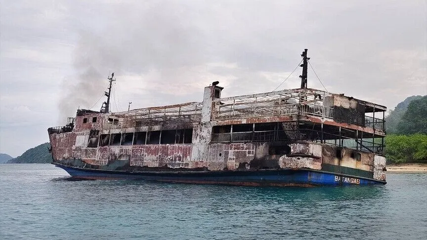 Filipinler’de yolcu feribotunda yangın: 5 ölü, 87 kayıp